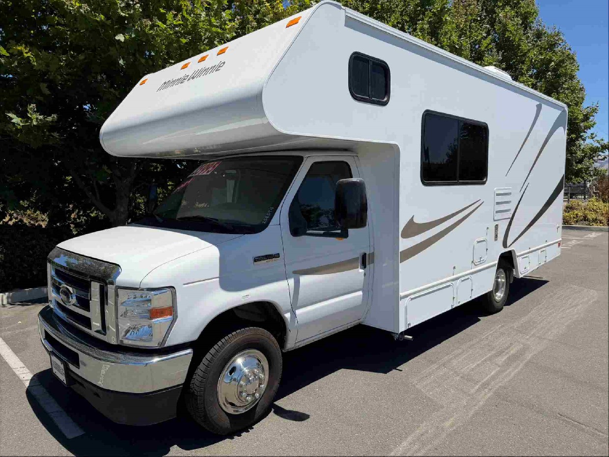 2021 Winnebago Minnie Winnie